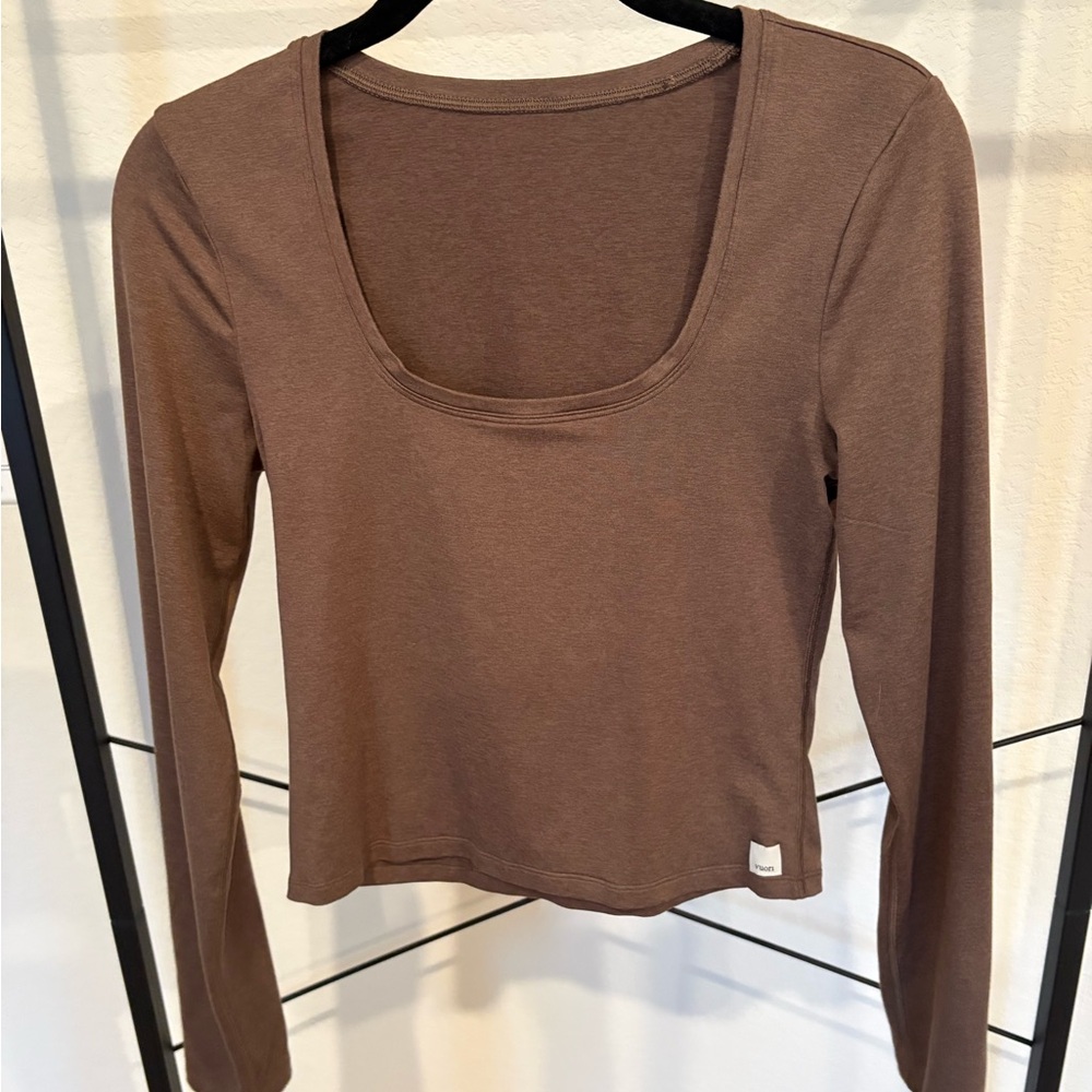 Vuori Long Sleeve Halo Essential Scoop